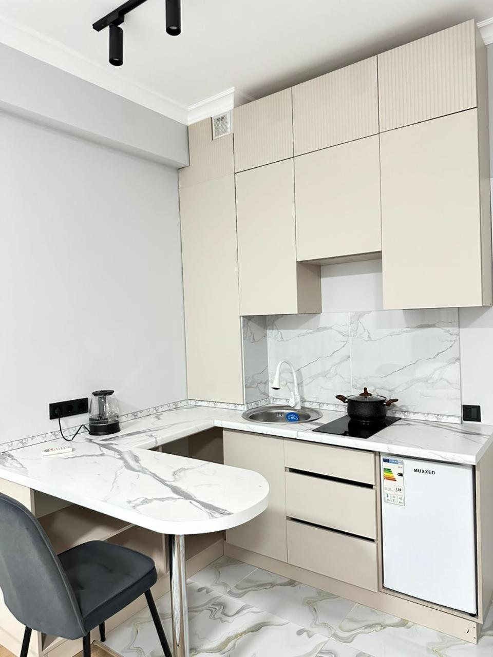 Апарт-Отель Amz Almaty Exterior photo
